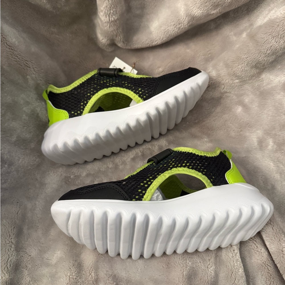 adidas Kids Black and Neon Green Summerflex Outdoor Water-Friendly Sneaker Shoes - Picture 2 of 6